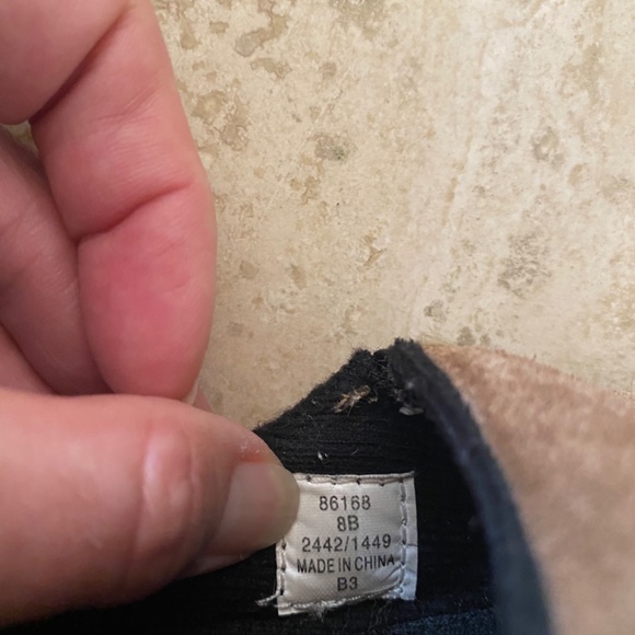 Lands End Tan Suede Ladies Slip Ons Size 8 - Picture 7 of 8